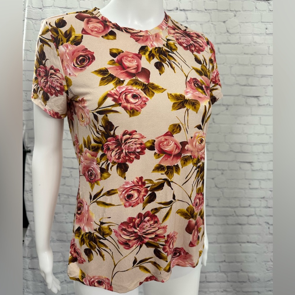 Tahari blouse women’s size small.
